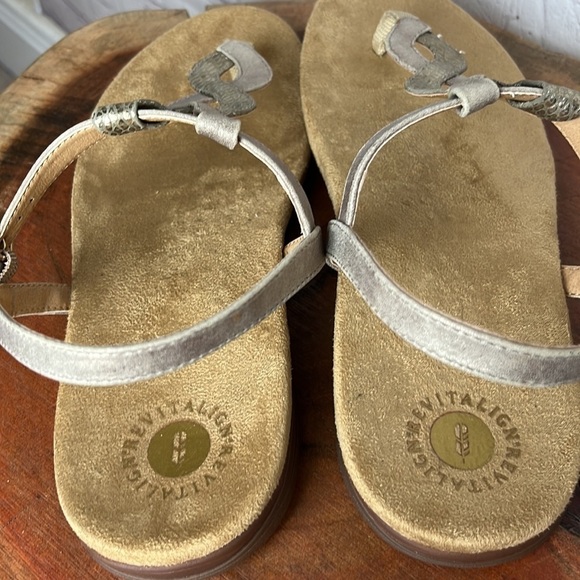 Revitalign Heron T-Bar Sandals in Toasted Coconut - Picture 4 of 9